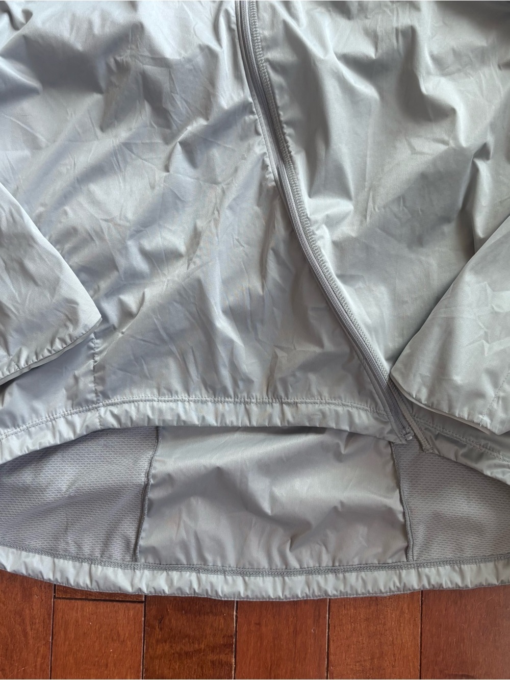 Nike Women's Runway Shield Running Jacket Medium Gray - Picture 3 of 10